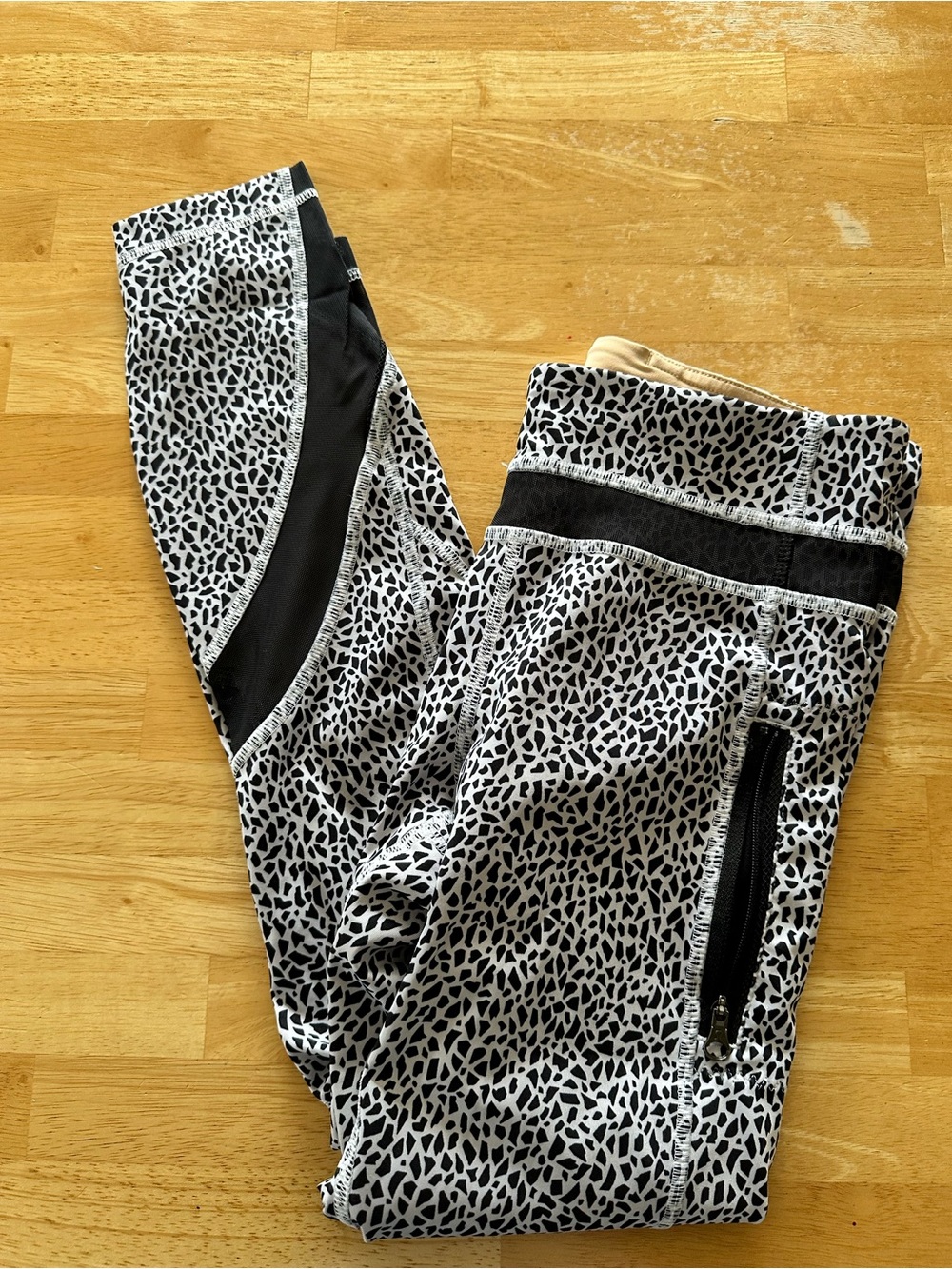 Lululemon leggings size 4